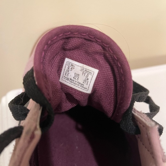 Vans Men’s Old Skool Gum Trainers - Shadow Grey/Prune. Low top sneakers. - Picture 3 of 3